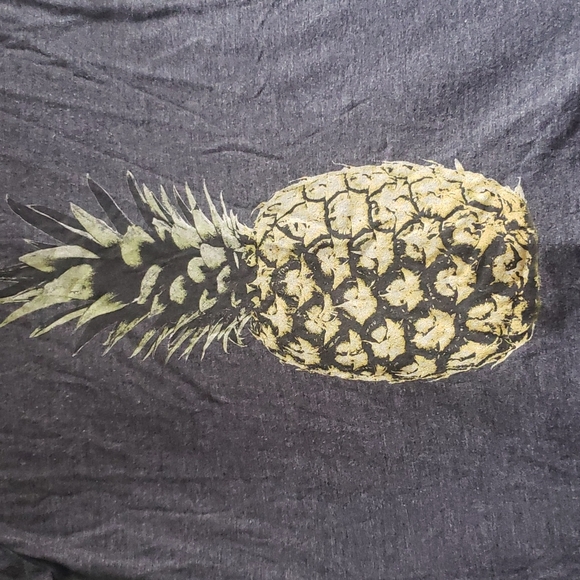 Cute pineapple print top - Picture 2 of 7